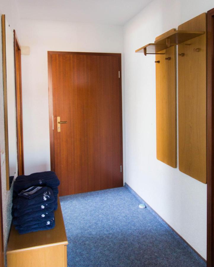 Neue Tiefe Fehmarn Ferienwohnungen-Neue-Tiefe-Wohnung-Kleiderbuegel מראה חיצוני תמונה