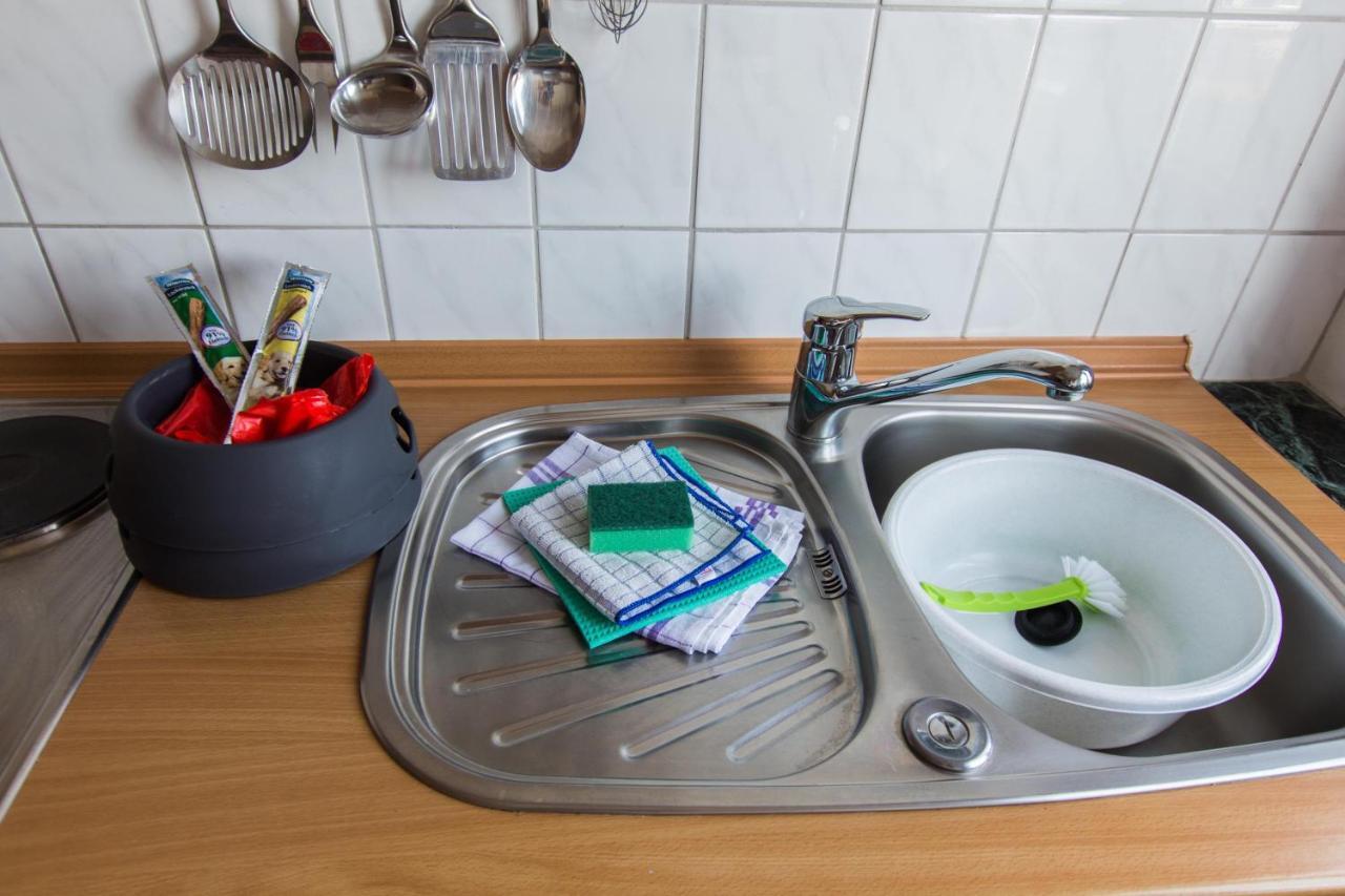 Neue Tiefe Fehmarn Ferienwohnungen-Neue-Tiefe-Wohnung-Kleiderbuegel מראה חיצוני תמונה